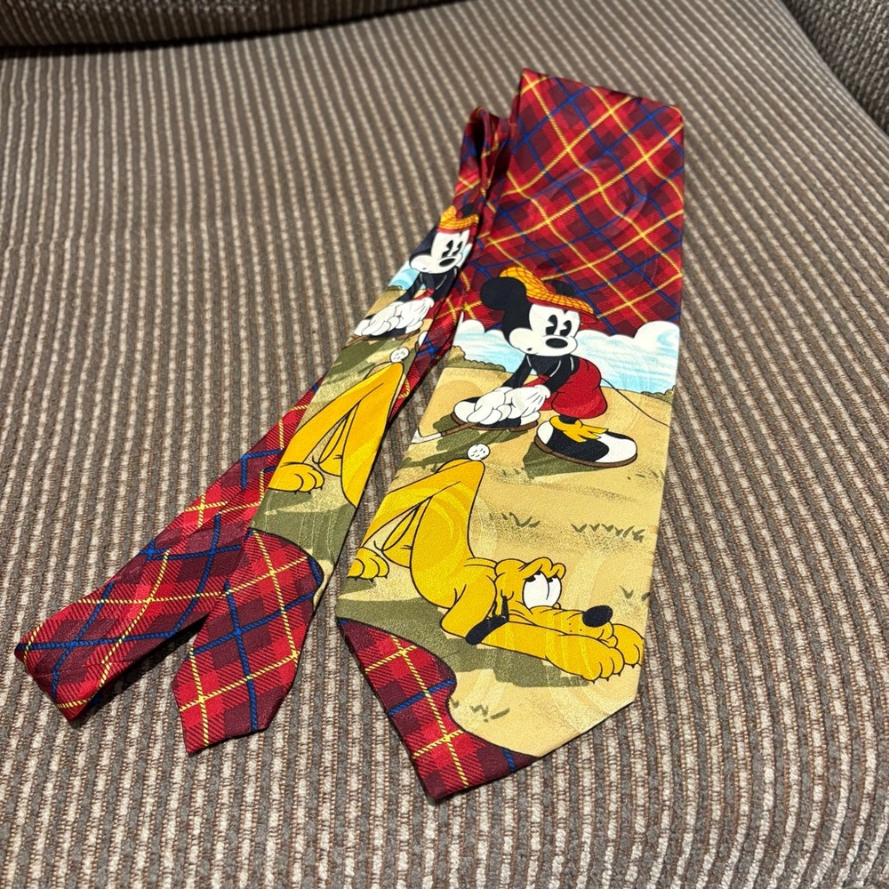 Disney Mickey and Pluto Golfing Red and Blue Plaid Tie Sleek